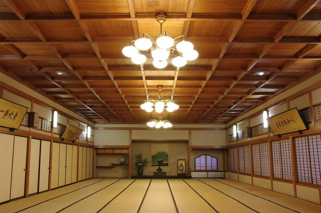 Mukaitaki Hotel Aizuwakamatsu Exterior photo